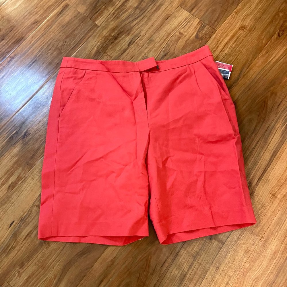 CORAL BERMUDA SHORTS